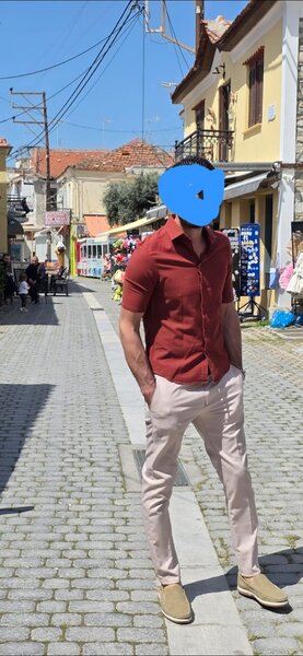 Pentru o doamna, casatorita, discreta.